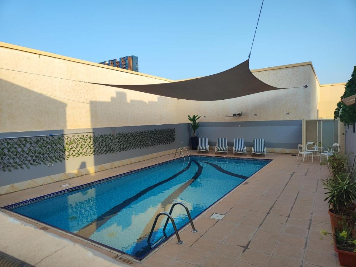 דובאי Al Raya Hotel Apartments מראה חיצוני תמונה