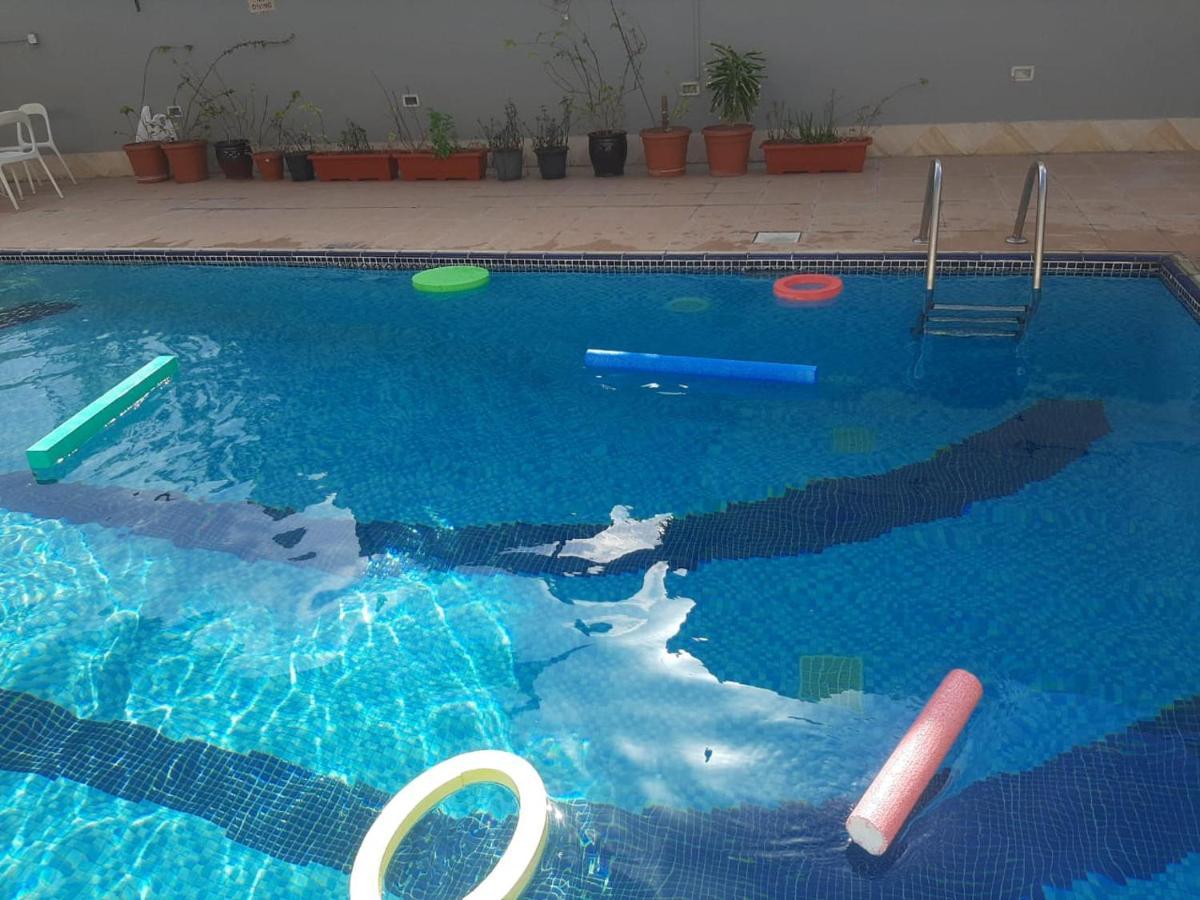 דובאי Al Raya Hotel Apartments מראה חיצוני תמונה