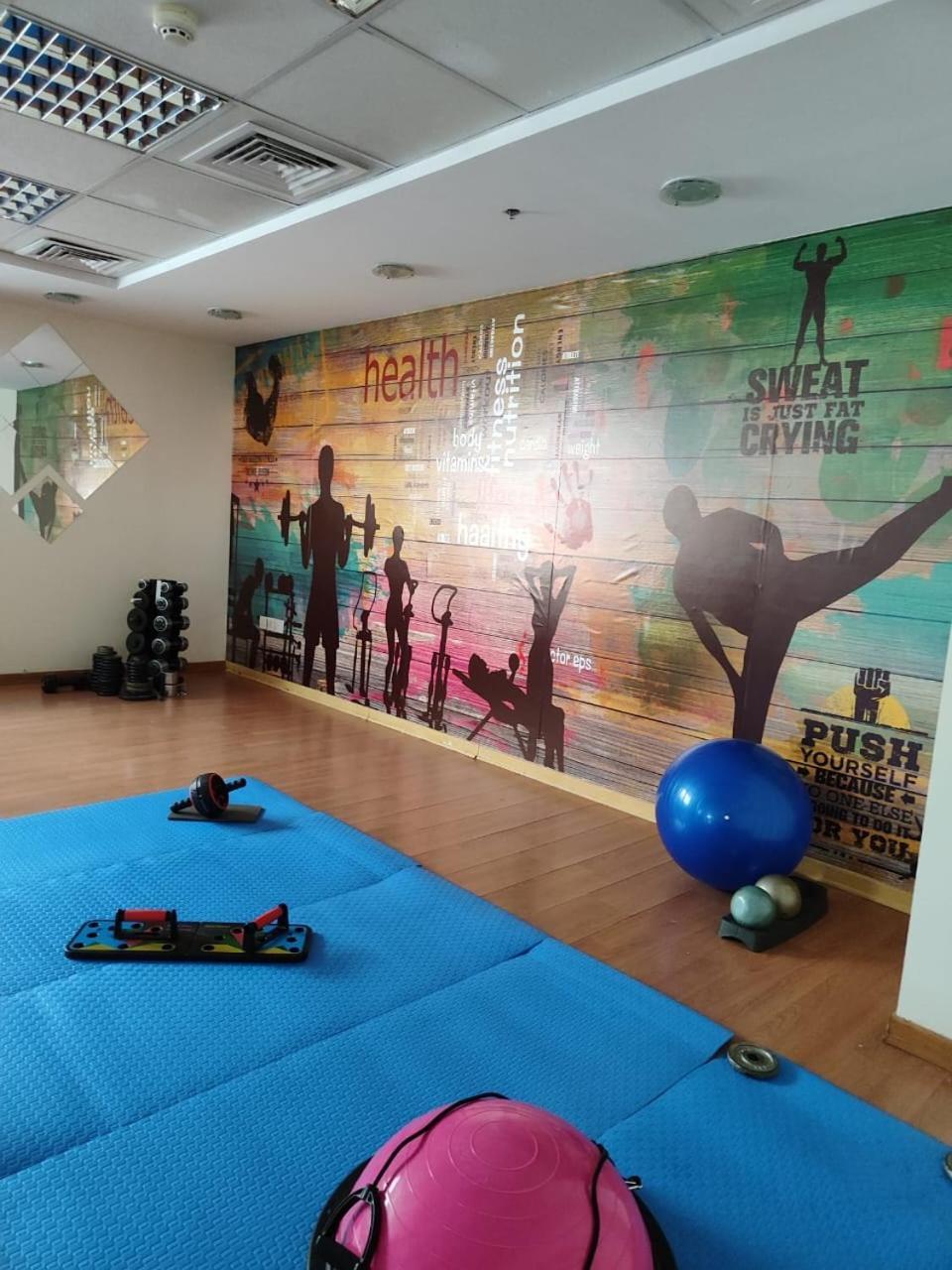 דובאי Al Raya Hotel Apartments מראה חיצוני תמונה