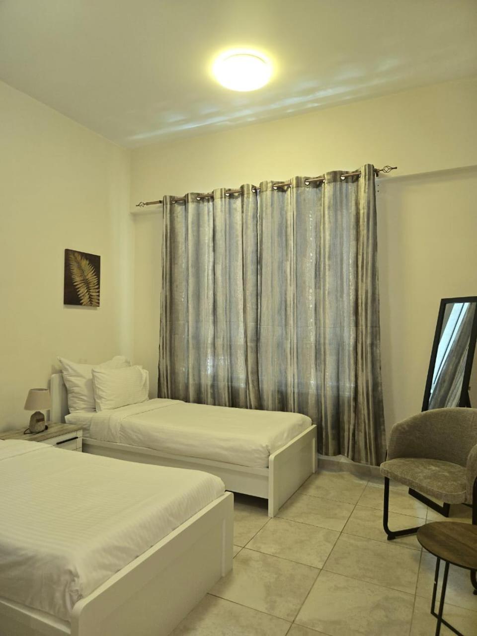 דובאי Al Raya Hotel Apartments מראה חיצוני תמונה